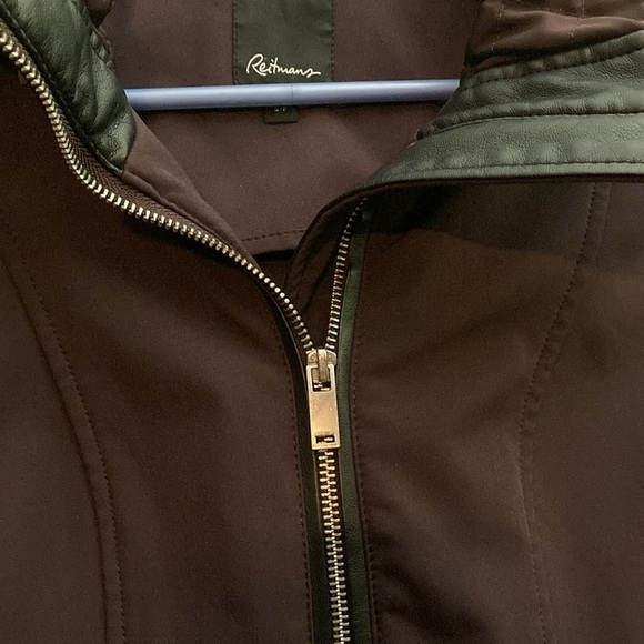 Reitmans purple hooded jacket with pockets and quilted sleeves. - Picture 5 of 10